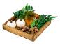 Plateau en bois avec des citrouilles blanches, des pommes de pin et un récipient en verre.