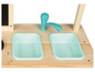 Une cuisine en bois pour enfants avec deux éviers bleus et un robinet.