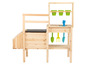 Cuisine en bois pour enfants avec évier, plan de travail et outils de jardin