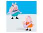 Deux figurines Peppa Pig, l'une avec des lunettes et une barbe, tenant un bébé.