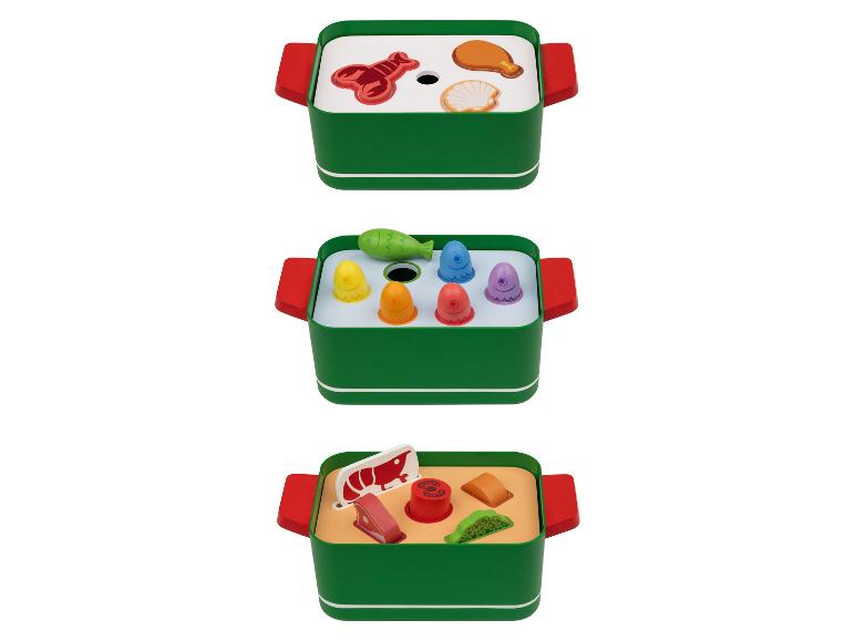 Trois ensembles de jouets de tri de formes sur le thème de la nourriture, y compris les fruits de mer, le poisson et la viande.