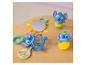 Jouets pour bébé sur le thème de Stitch, y compris des hochets et un miroir.