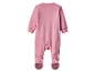 Une grenouillère rose pour bébé.
