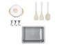 Ustensiles de cuisine : cocotte, spatules en bois, crochets et bac de rangement.
