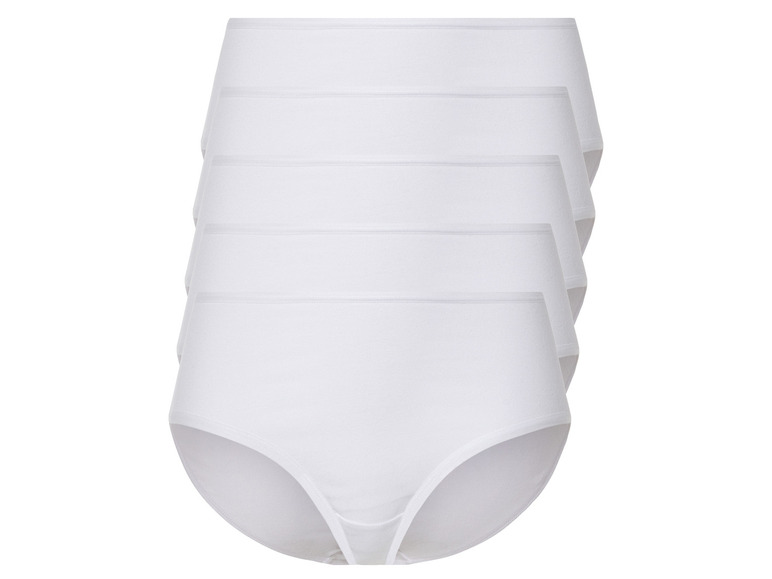 Une pile de culottes blanches pour femmes.