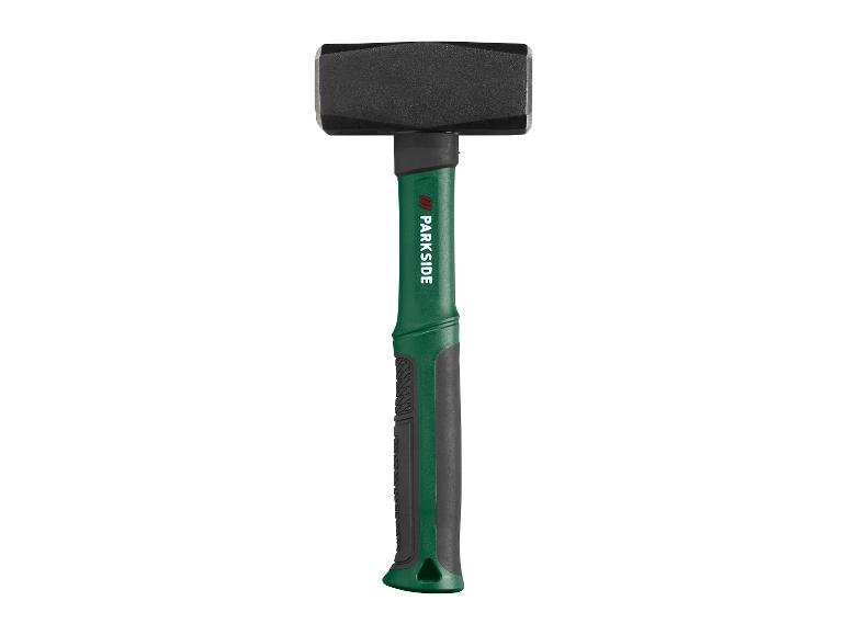 Masse avec un manche vert et noir