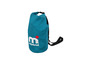 Un sac à dos imperméable bleu de Mistral.