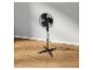 Ventilateur sur pied noir.