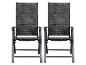 Deux chaises de jardin pliantes grises avec accoudoirs.