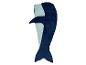Une couverture en peluche bleue en forme de baleine.