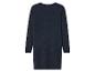Une robe en tricot bleu marine à manches longues.