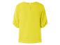 Chemise jaune à manches courtes.