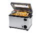 Friteuse SilverCrest avec frites et couvercle ouvert.