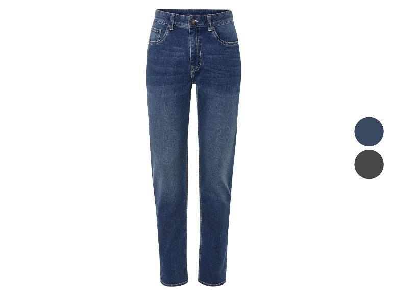 Un jean taille haute bleu, disponible en bleu foncé et noir.
