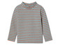 Un t-shirt à rayures à manches longues pour enfant en rose et bleu.