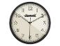 Une horloge murale Ingersoll blanche avec des aiguilles noires et des chiffres romains.