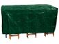 Bâche vert foncé recouvrant une table rectangulaire avec des pieds en bois.