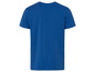 Un t-shirt bleu à manches courtes.