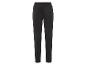 Pantalon noir à jambes droites.