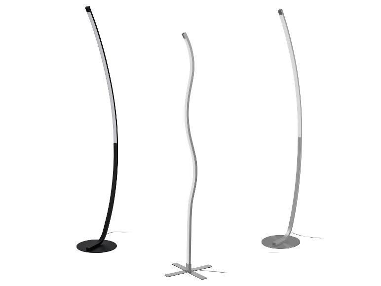 Trois lampadaires modernes de couleurs différentes.