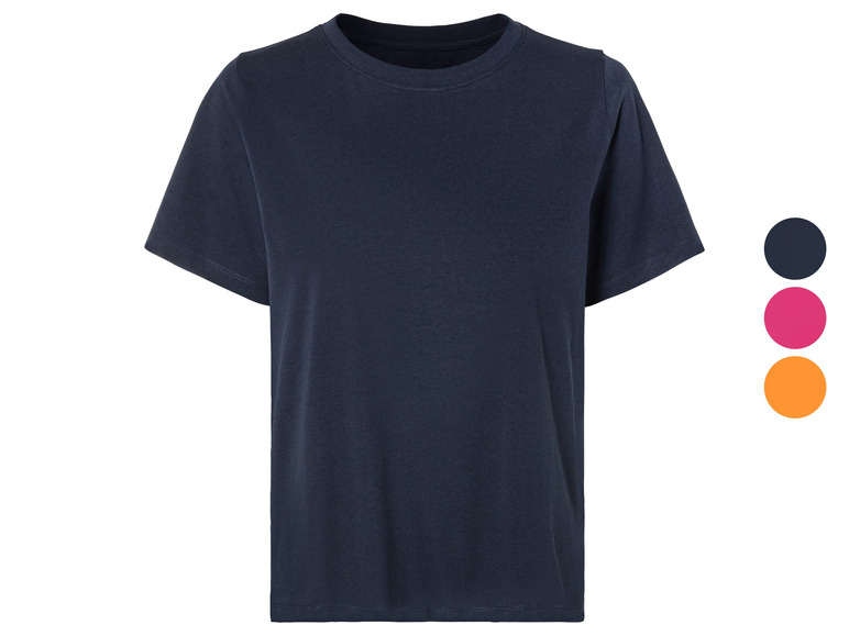 Un t-shirt bleu marine à manches courtes.