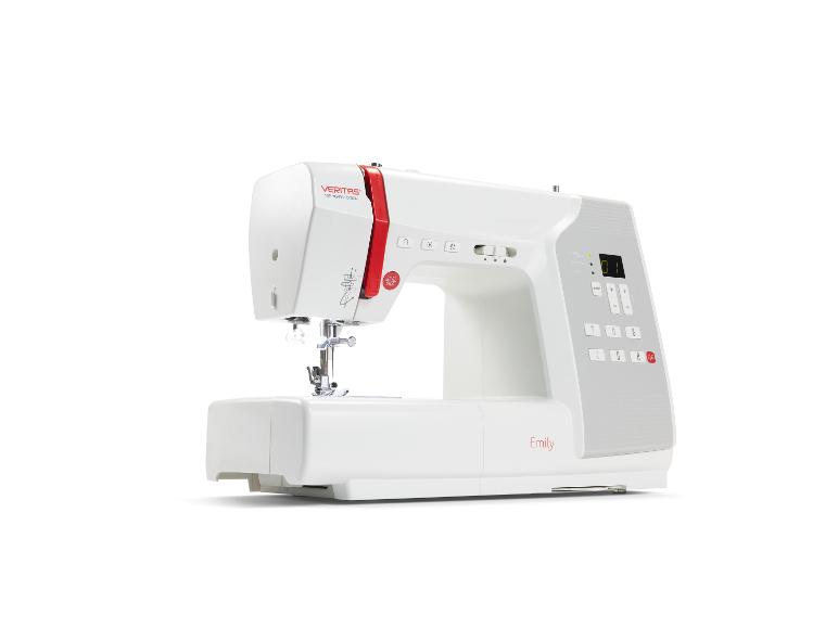 Machine à coudre électronique blanche avec des détails rouges et un écran numérique.