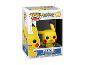 Figurine en vinyle Pikachu dans une boîte avec le numéro 842.