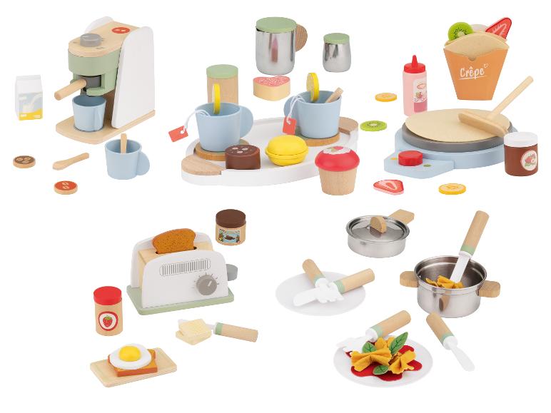 Ensemble de jeu en bois pour le petit-déjeuner et la cuisine avec cafetière, grille-pain et accessoires.