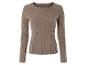 Un pull en tricot marron à manches longues.