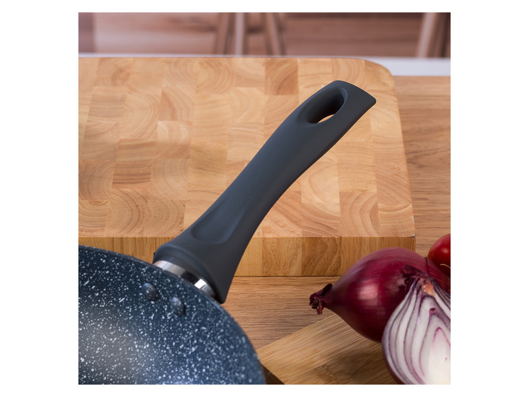 Aller en mode plein écran : Russell Hobbs Wok, casserole à manche, sauteuse ou casserole, Aluminium Nightfall Collection Blue Marble  - Image 21