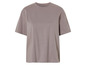 Un T-shirt gris oversize.