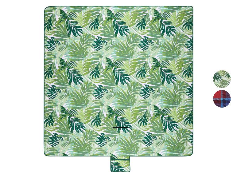 Couverture de pique-nique à motif de feuilles de palmier vertes avec un petit échantillon de motif à carreaux rouges.