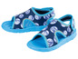 Sandales bleues à motif animal pour enfants.