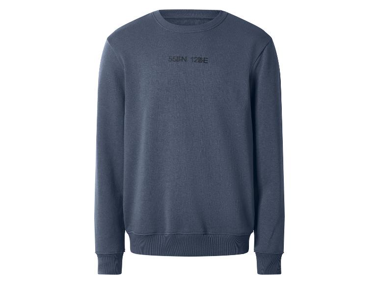 Sweat-shirt bleu-gris avec les coordonnées '55°N 12°E' imprimées sur le devant.