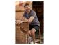 T-shirt et shorts pour homme, look décontracté.