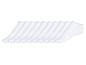 Un lot de huit paires de chaussettes blanches