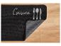 Tapis de cuisine noir avec le texte 'Cuisine' et des couverts.