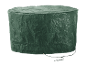 Housse de protection verte pour table de jardin.