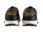Paire de chaussures de randonnée Crivit vert olive.