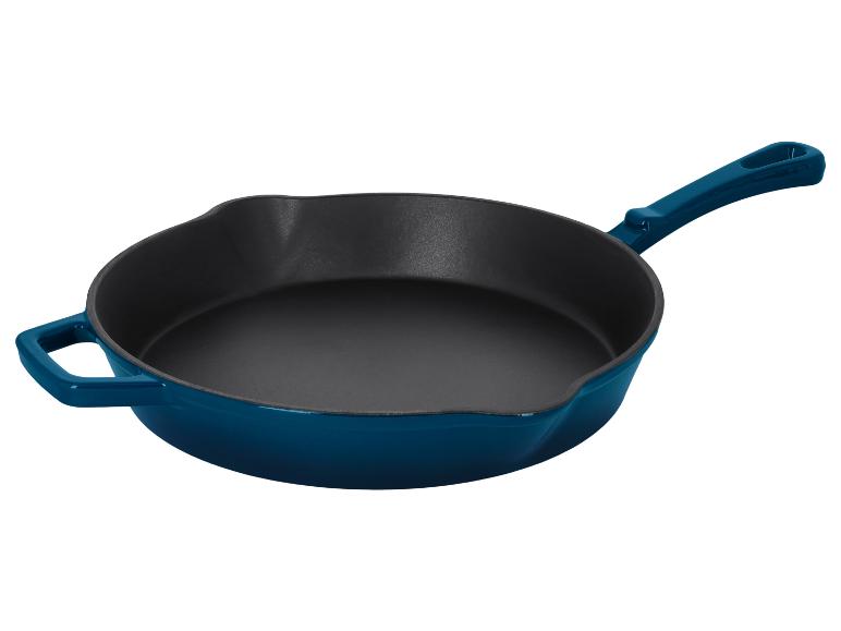 Poêle à frire en fonte bleue avec intérieur noir et deux poignées