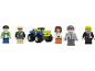 Ensemble de jouets avec des figurines de personnages et un buggy bleu