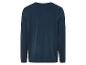Un t-shirt à manches longues bleu foncé.