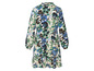 Une longue robe crème à imprimé floral bleu et vert.