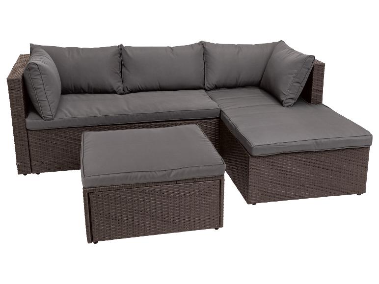 Canapé d'angle de jardin en rotin marron avec coussins gris et pouf assorti.