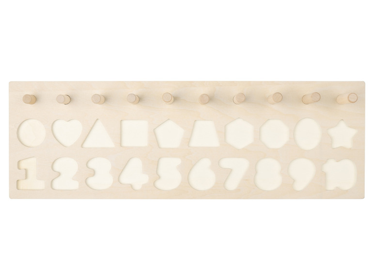 Jouets en bois avec des chiffres, des formes et des chevilles
