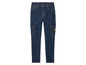 Un jean skinny bleu foncé avec des poches cargo.