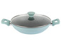 Une casserole bleue avec un couvercle en verre transparent.