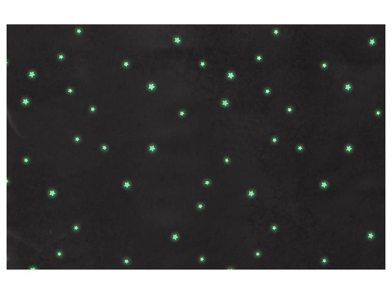 Fond gris foncé avec de petites étoiles scintillantes.