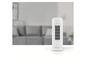Un ventilateur de table blanc.