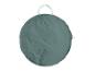 Housse de transport vert foncé pour tente pliable.